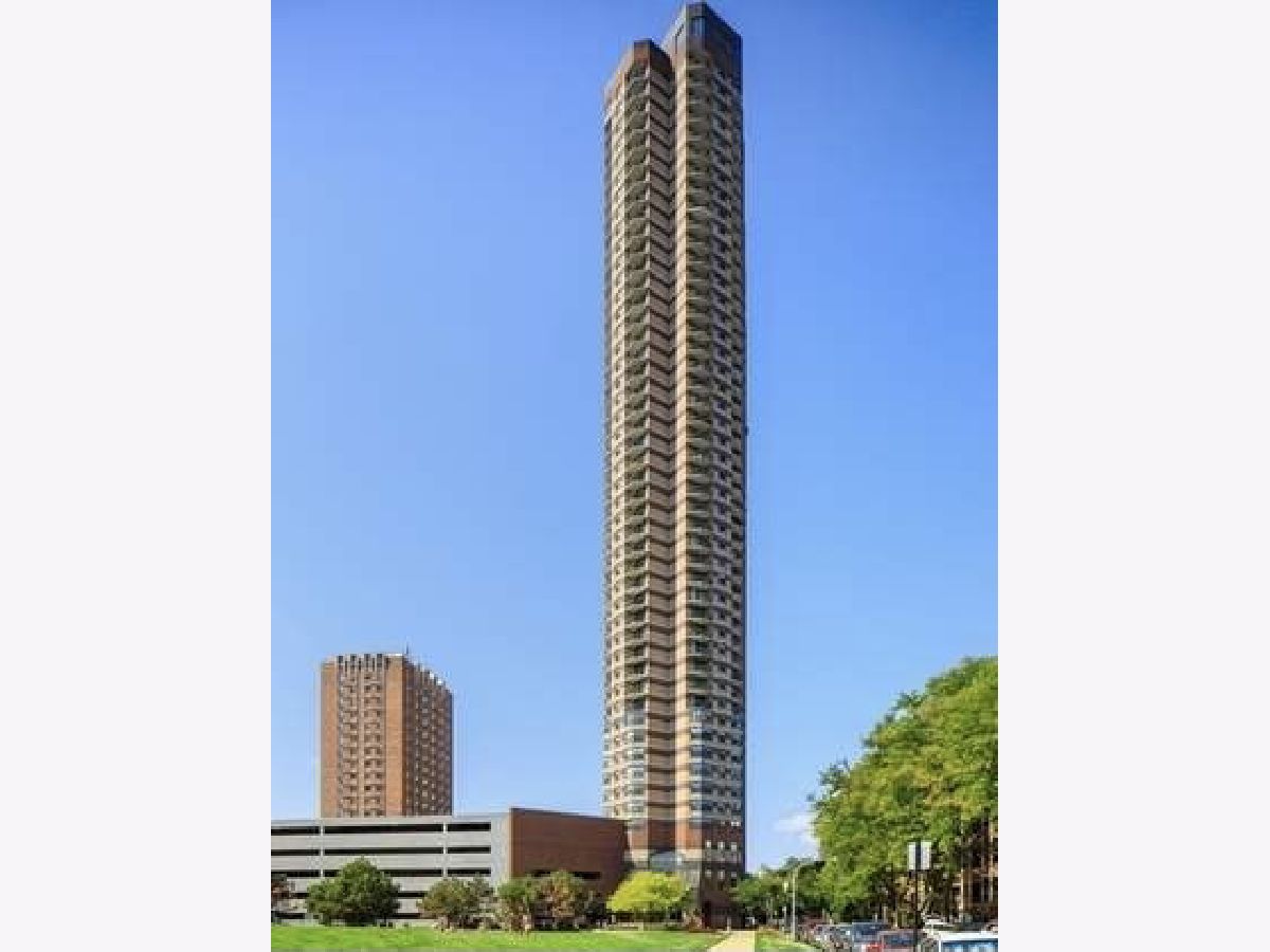 Condominiums Rented The New York Chicago Illinois, 3660 Lake Shore