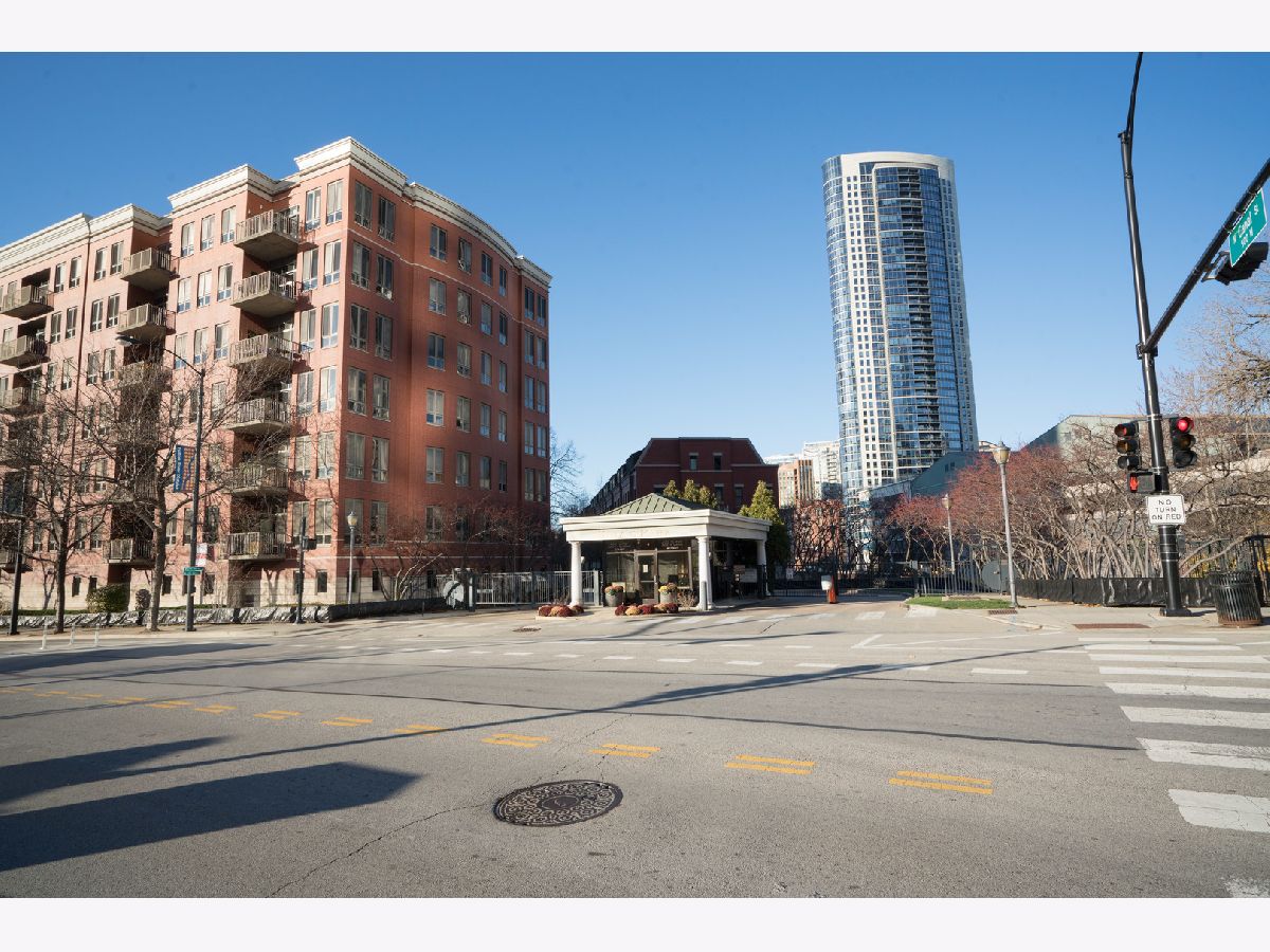 Condos & Townhomes Sold Kinzie Park Midrise Chicago Illinois, 400 Clinton
