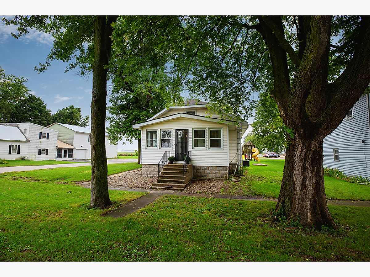 Sold Graymont Illinois, 301 Washington
