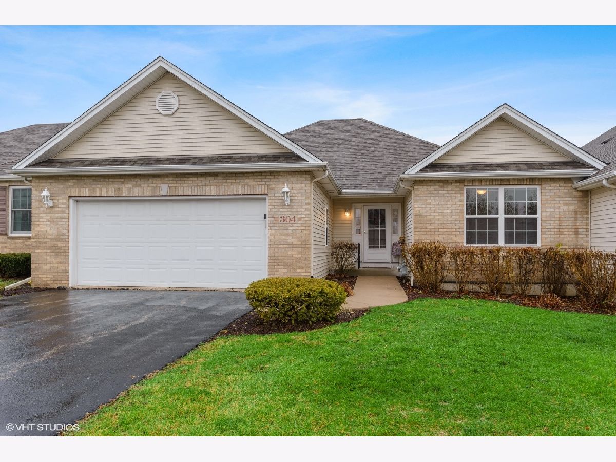Townhomes Sold Prairie Garden Yorkville Illinois, 304 Garden