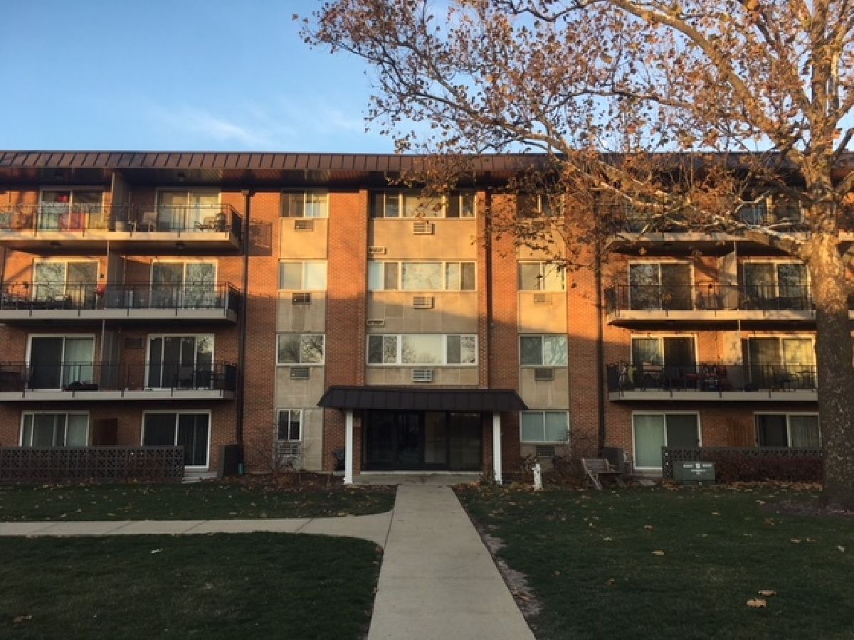 Condominiums Rented The Sanctuary Arlington Heights Illinois, 2230 Goebbert