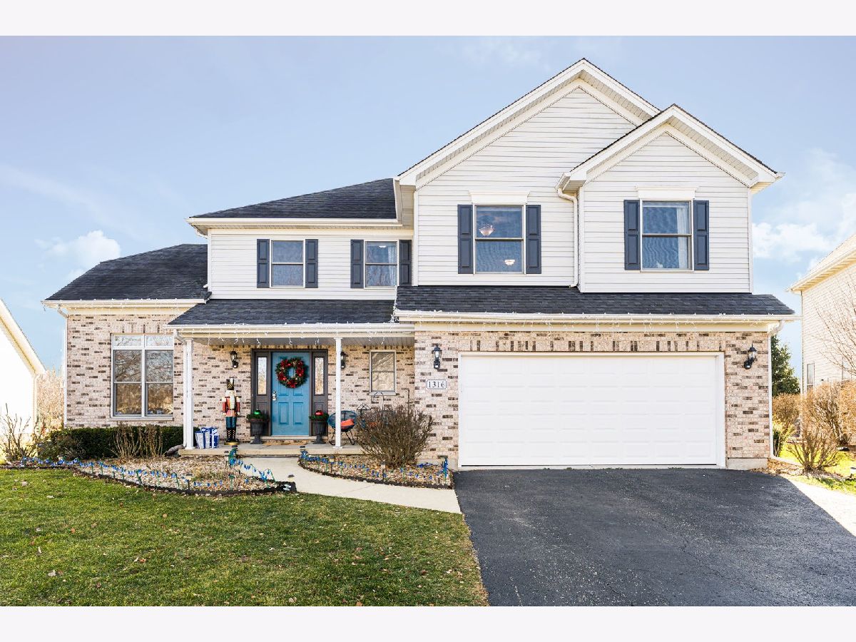 Homes Sold Windfield Meadows Sycamore Illinois, 1316 Axcel