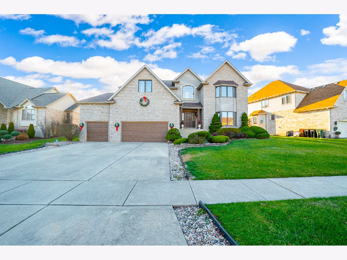 Homes & Townhomes Sold Dynasty Lakes Hazel Crest Illinois, 18502 River