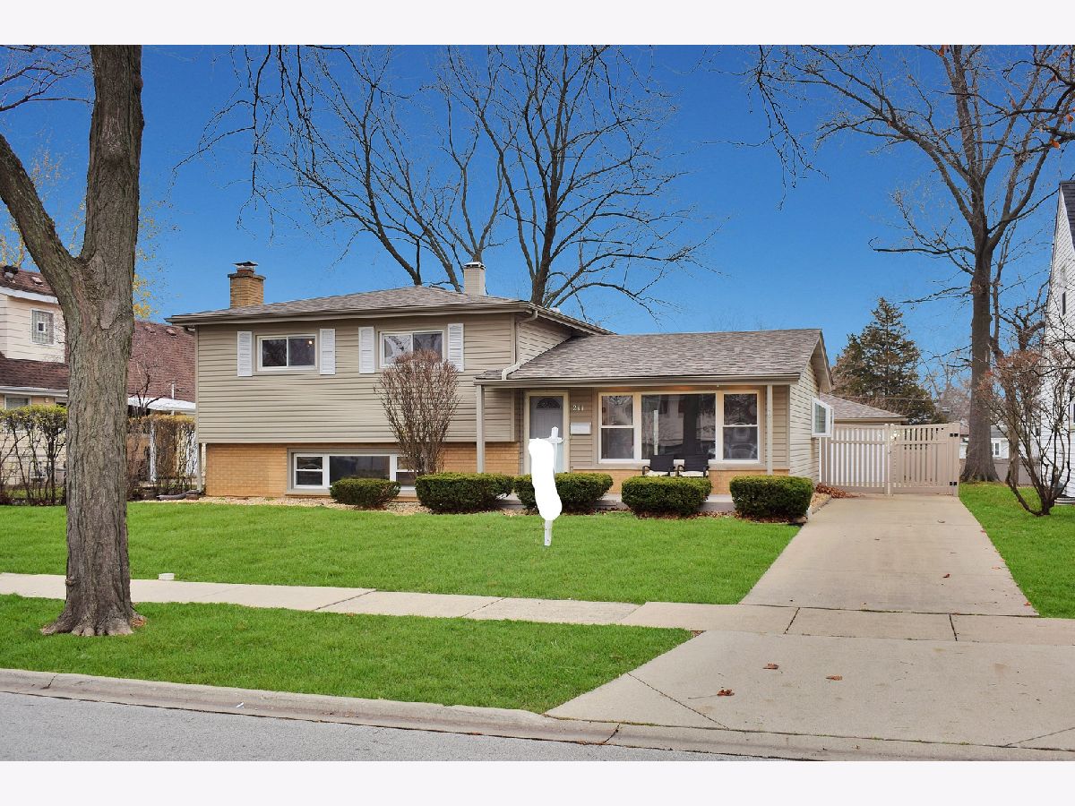 Homes Sold Westwood Addison Illinois, 211 Pioneer
