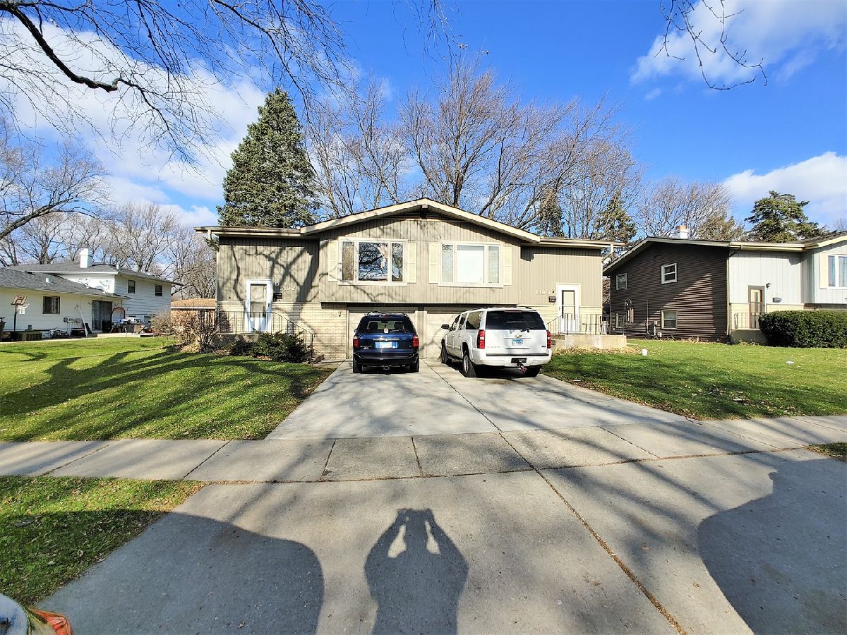 Homes Sold Country Knolls South Elgin Illinois, 1490/92 Meyer
