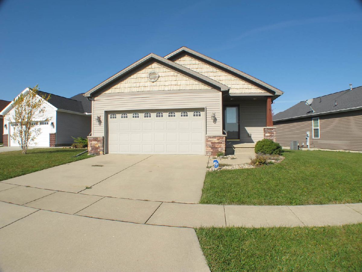 Homes Sold Bill's Place Bloomington Illinois, 9 Megan