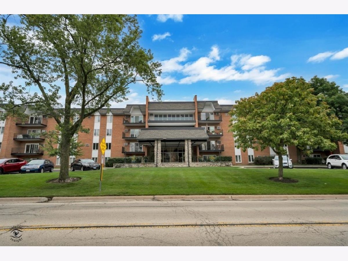 Condominiums Sold Westbrook Downers Grove Illinois, 4221 Saratoga