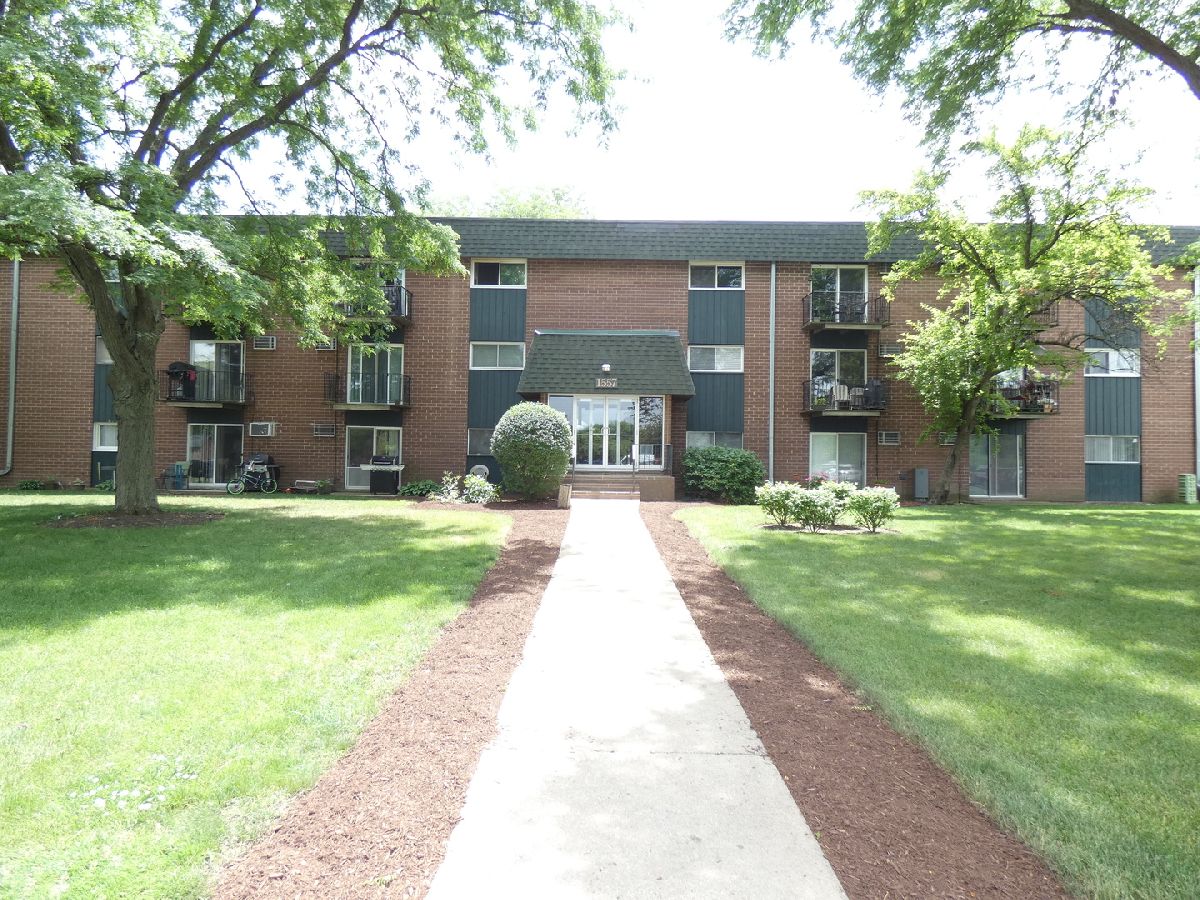 Condominiums Rented Medinah Terrace Itasca Illinois, 1557 Irving Park