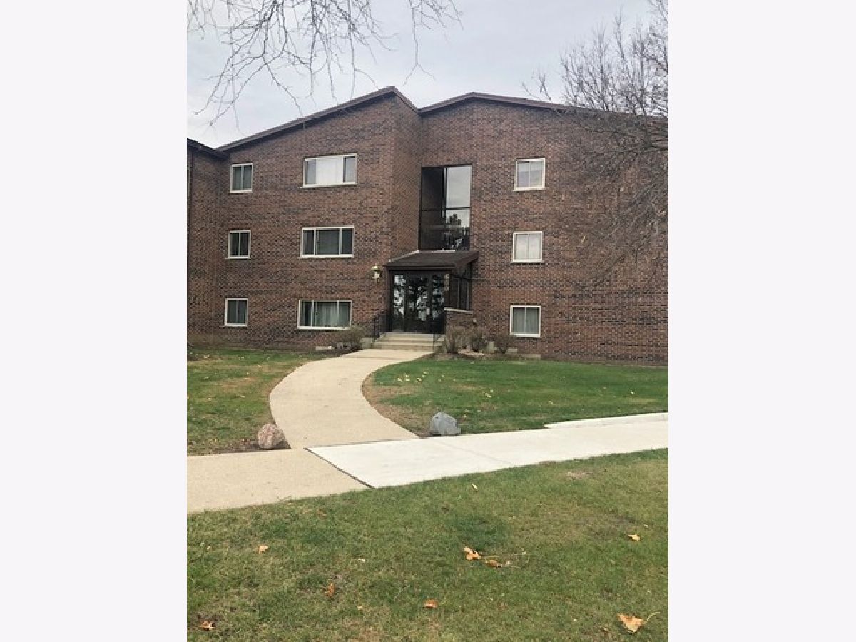 12 Oaks Elk Grove Village IL, Condominiums For Sale & For Rent Sadie