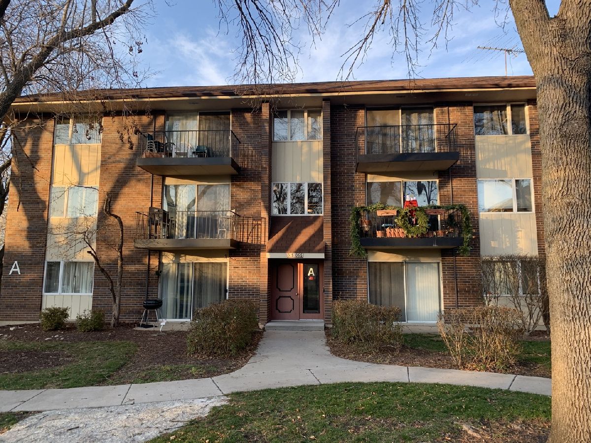 Condos & Townhomes Rented Pebblewood Naperville Illinois, 5S066 Pebblewood