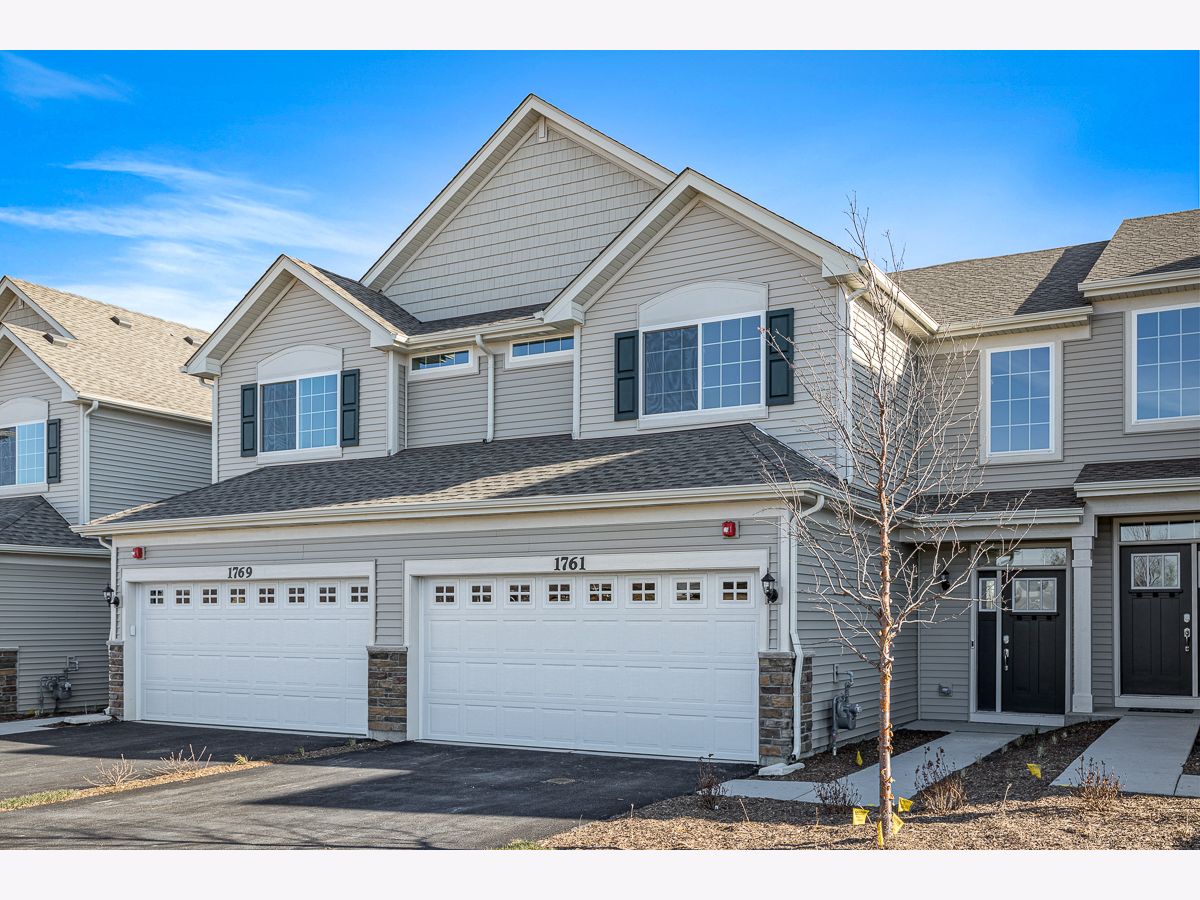 Prairie Commons Batavia IL, Condos & Townhomes For Sale & For Rent