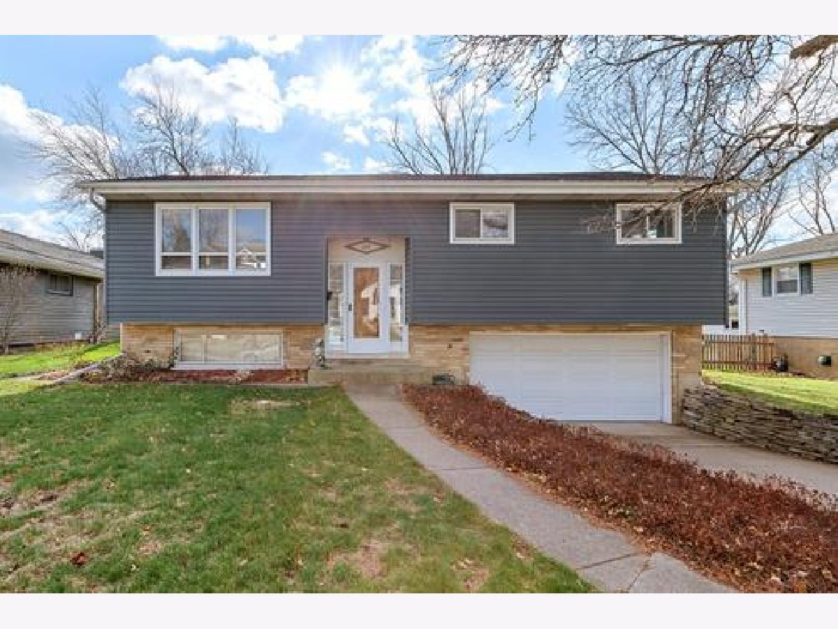 Homes Sold Deer Creek Downers Grove Illinois, 249 55th