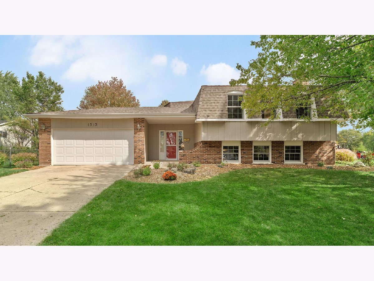 Homes Sold Briarcliffe South Wheaton Illinois, 1313 Leeds