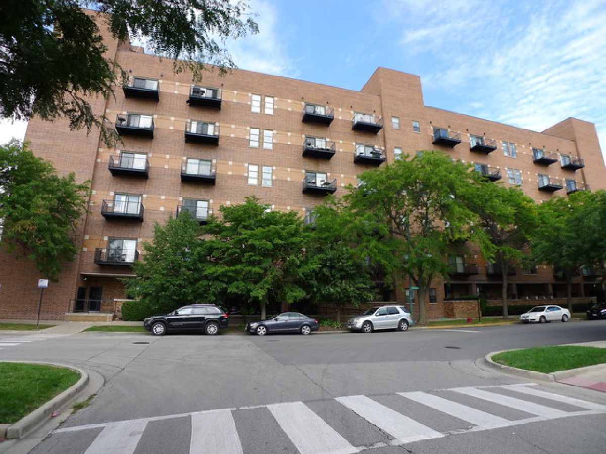 Condos & Townhomes & Homes Rented Renaissance Place Chicago Illinois, 1000 53rd