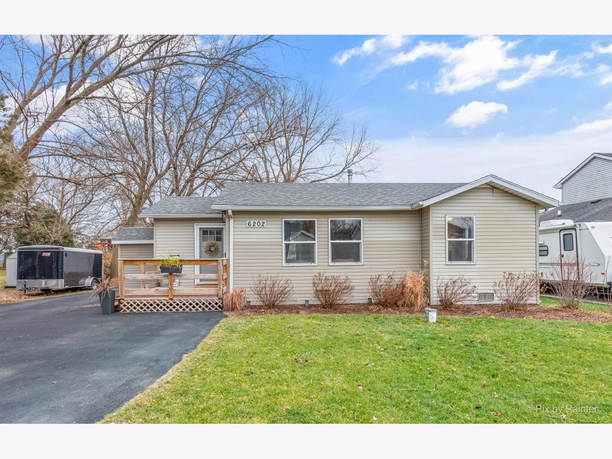 Homes Sold Oakwood Hills Cary Illinois, 6202 Robert