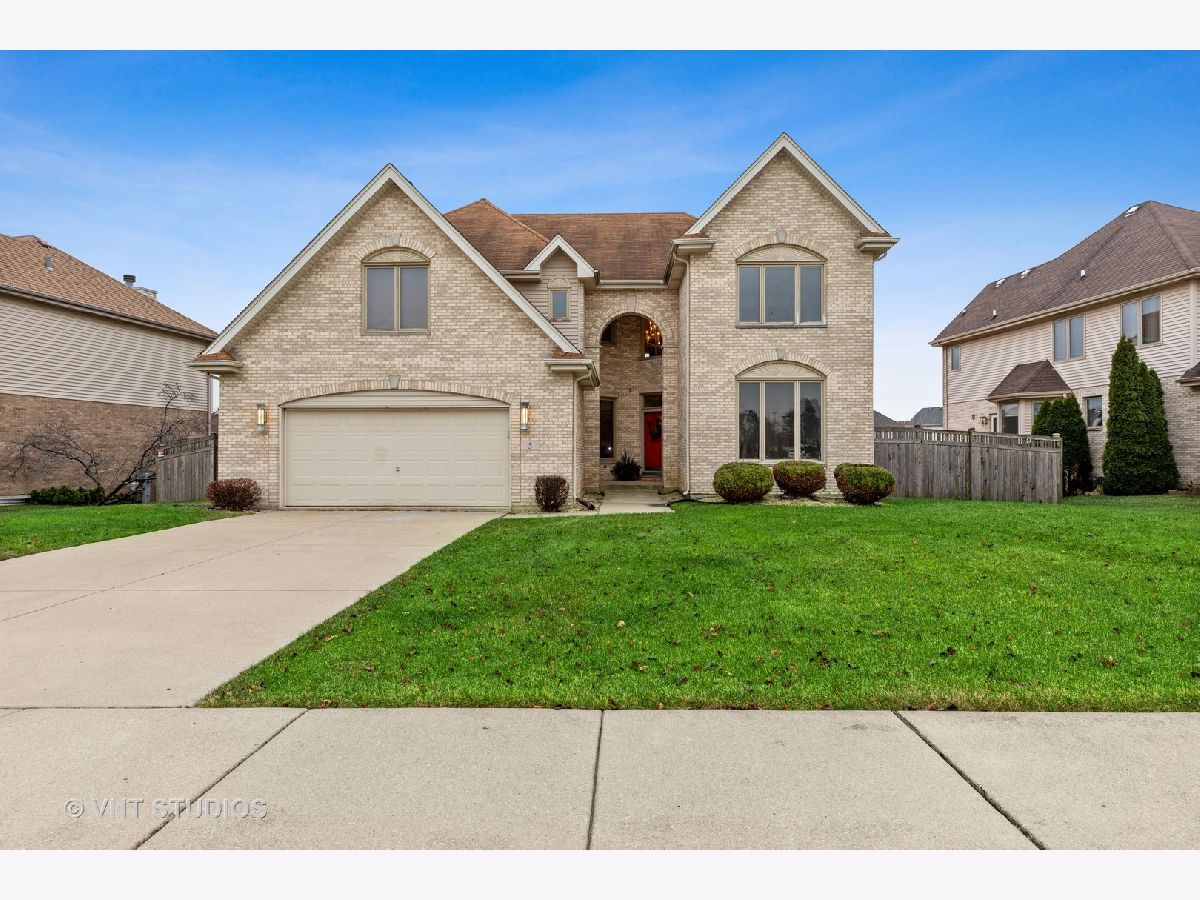 Homes & Townhomes Sold Dynasty Lakes Hazel Crest Illinois, 5 Carrington