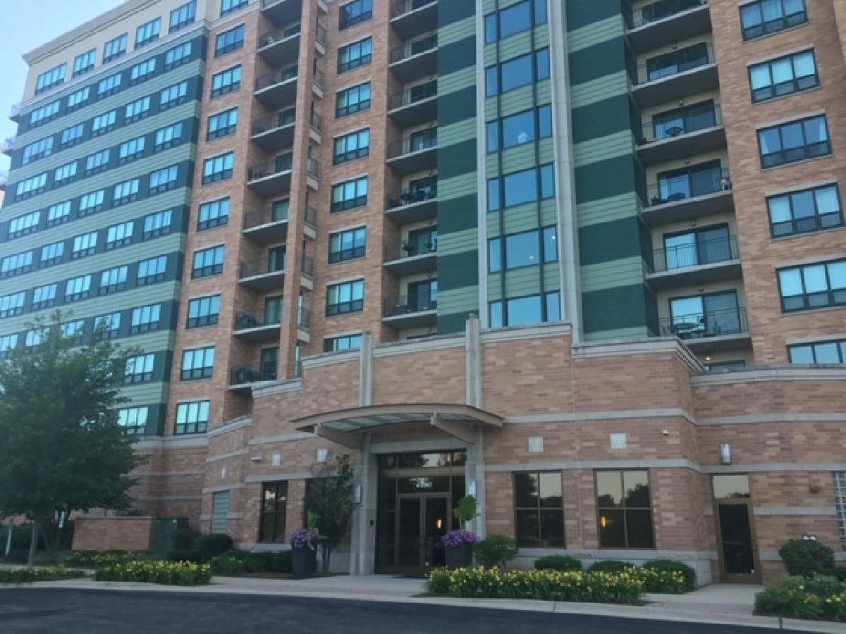 Seven Bridges Woodridge IL, Homes & Condos & Townhomes For Sale & For