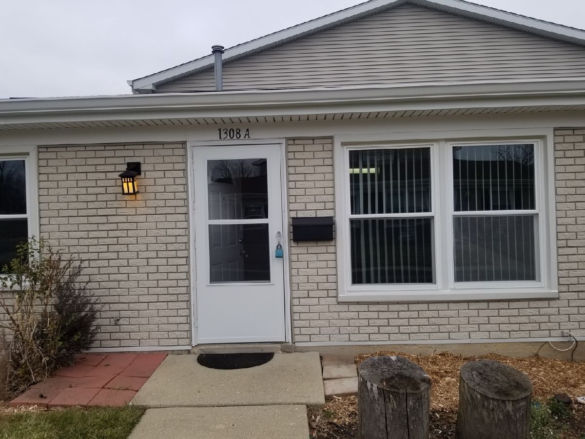 Townhomes & Homes Rented Hanover Square Hanover Park Illinois, 1308 Kingsbury