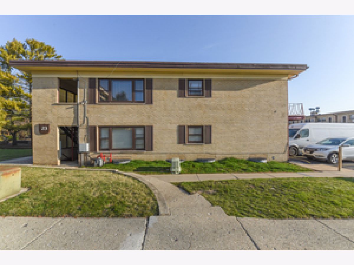 Condominiums Rented King Arthur Court Northlake Illinois, 23 King Arthur
