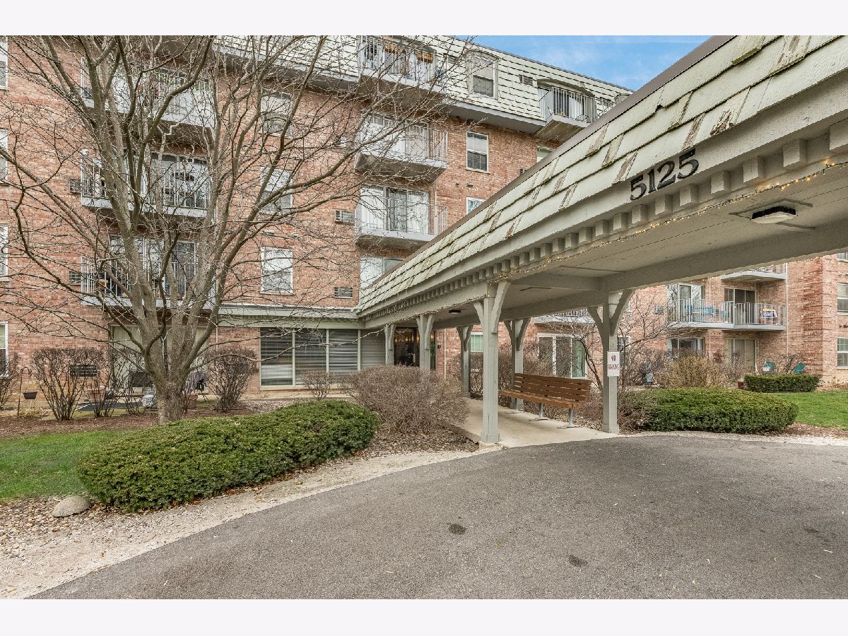 Condominiums & Homes Sold Maple Grove Downers Grove Illinois, 5125 Blodgett