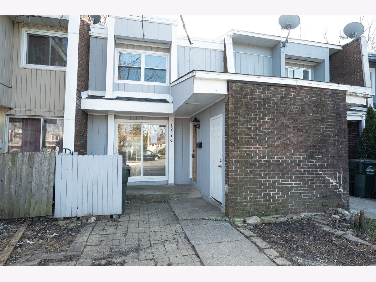 Homes & Condos & Townhomes Sold Morningside Carpentersville Illinois, 2009 Berkshire