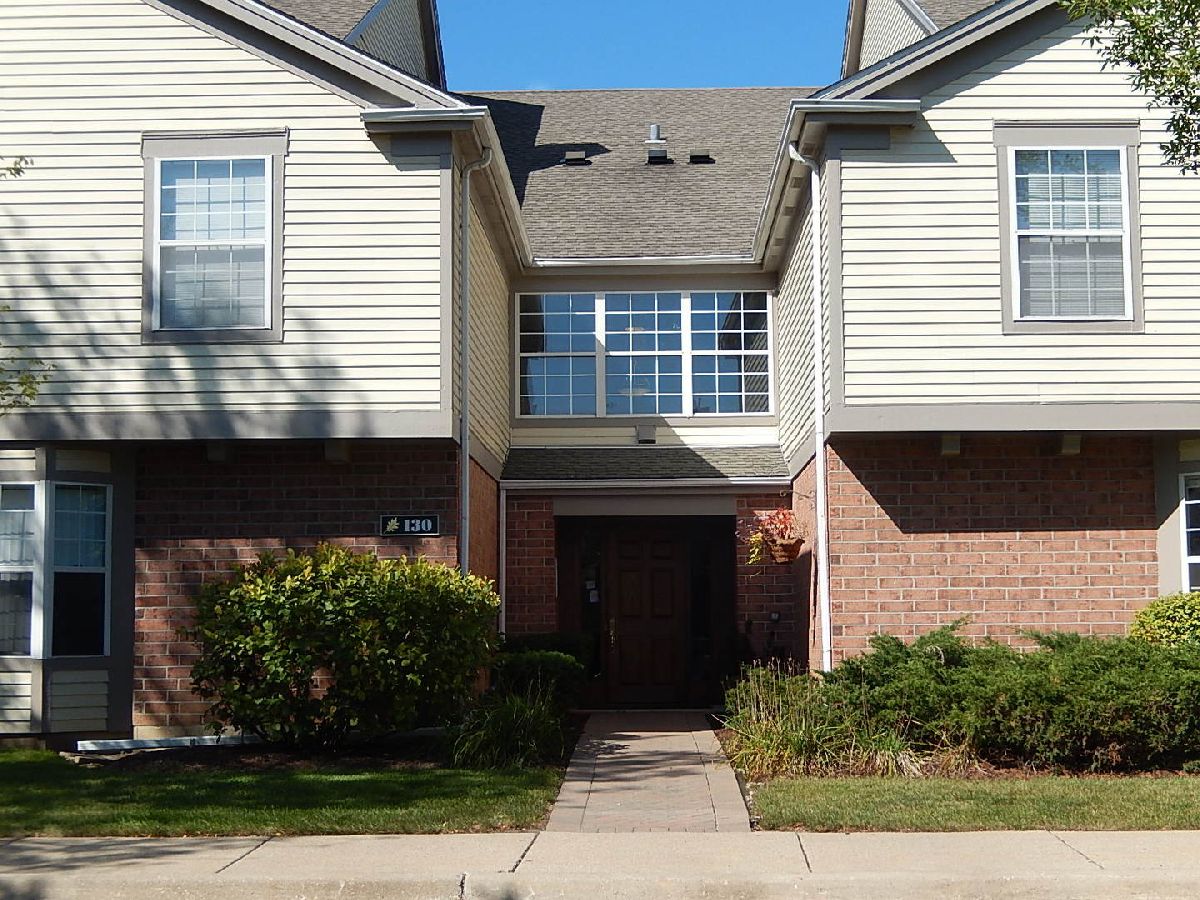 Condos & Townhomes Rented 12 Oaks At Schaumburg Schaumburg Illinois, 100 White Oak