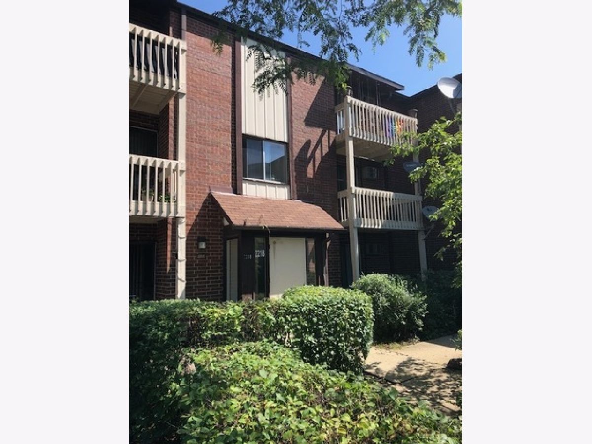 Condominiums Rented Country Glen Arlington Heights Illinois, 2218 Nichols
