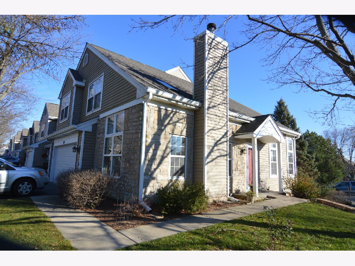 Townhomes Sold Library Hill Wauconda Illinois, 110 Vista View