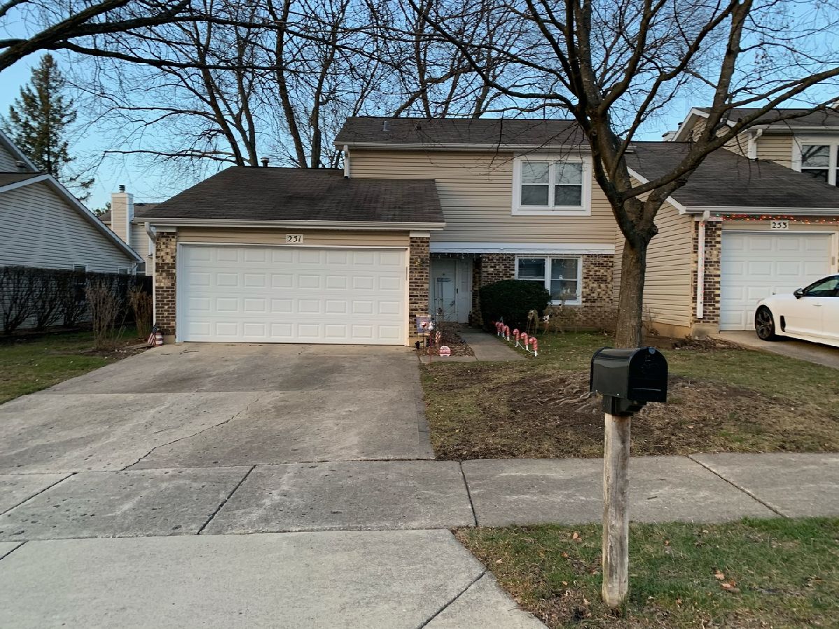 Townhomes Rented Westwind Bloomingdale Illinois, 251 Signature