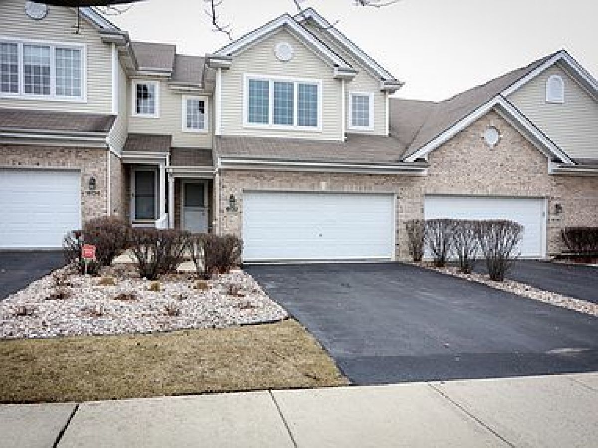 Townhomes & Homes Rented The Preserves Orland Park Illinois, 18132 Lake Shore