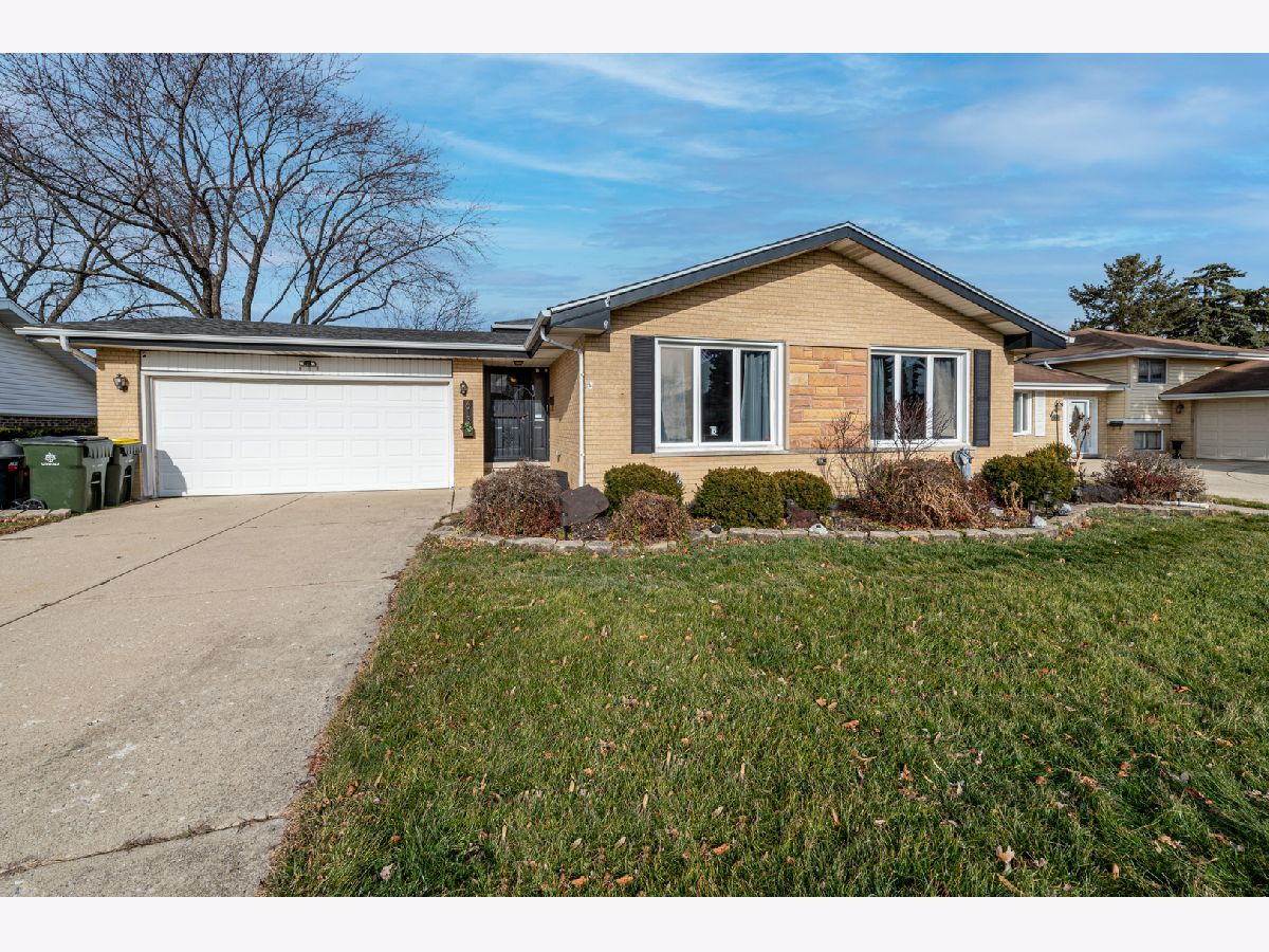 Homes & Condominiums Sold Brookwood Wood Dale Illinois, 613 Sarah