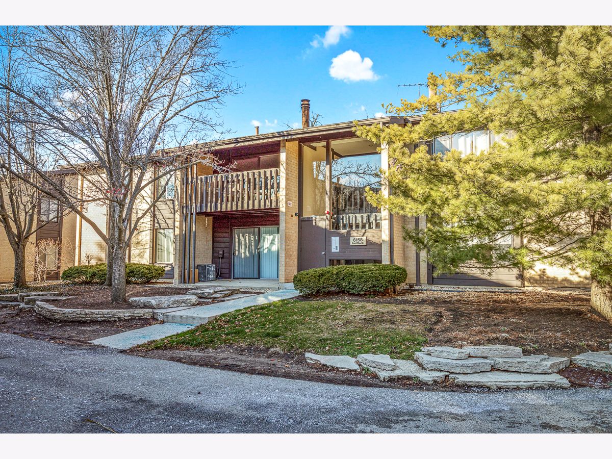 Condominiums Sold Knolls Willowbrook Illinois, 6158 Knollway