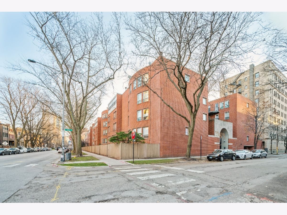 Condos & Townhomes Sold Hedgerow Chicago Illinois, 5400 Hyde Park