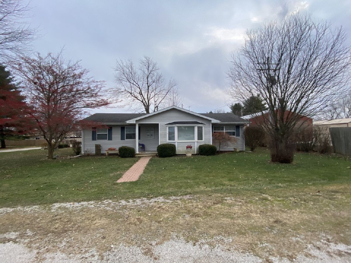  Sold Fairmount Illinois, 204 Bowman