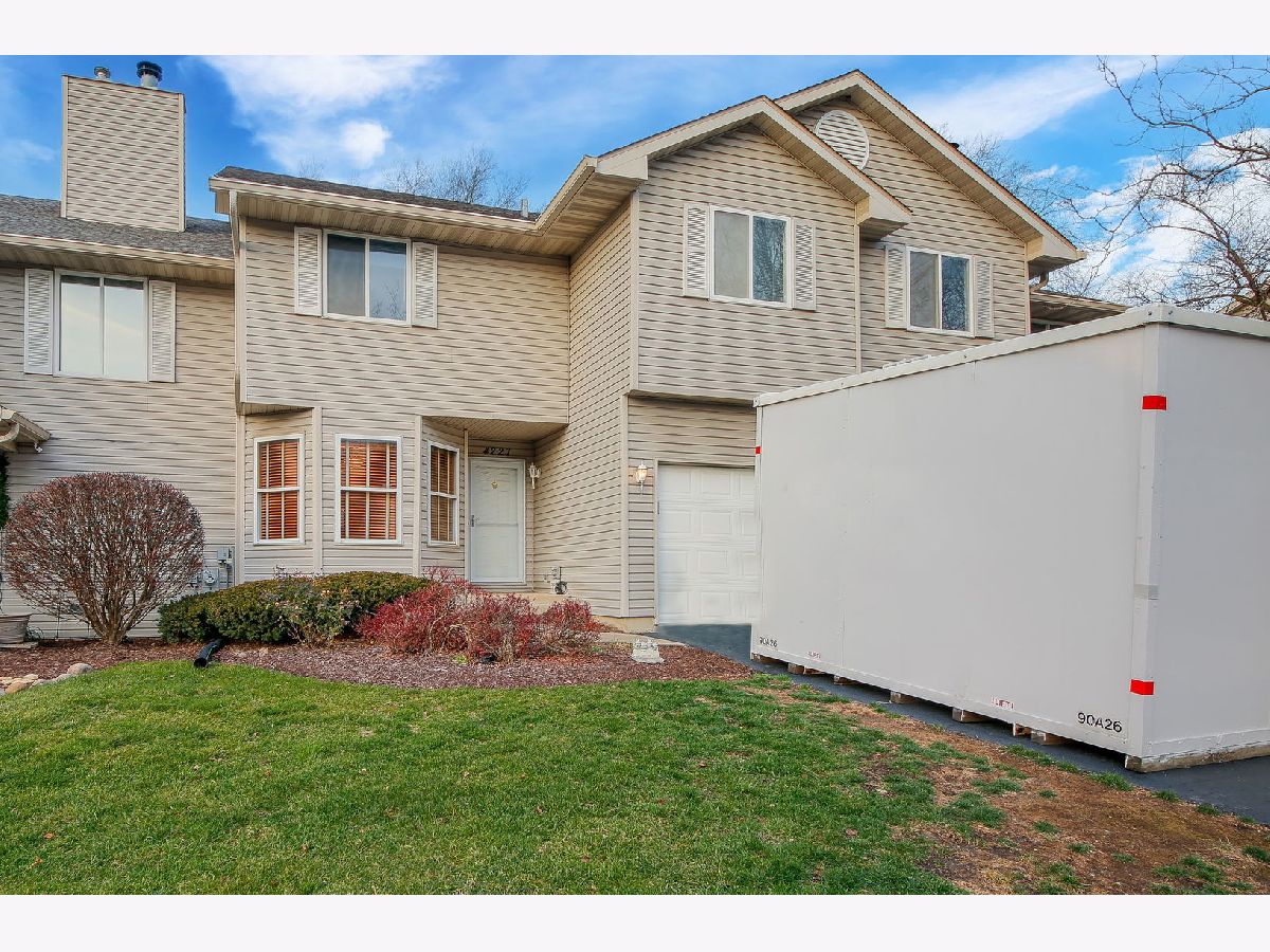 Townhomes Sold Deer Run Estates Joliet Illinois, 4227 Caribou