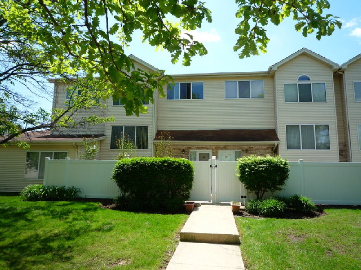 Townhomes & Condos Sold Fox Chase Aurora Illinois, 452 Park Ridge