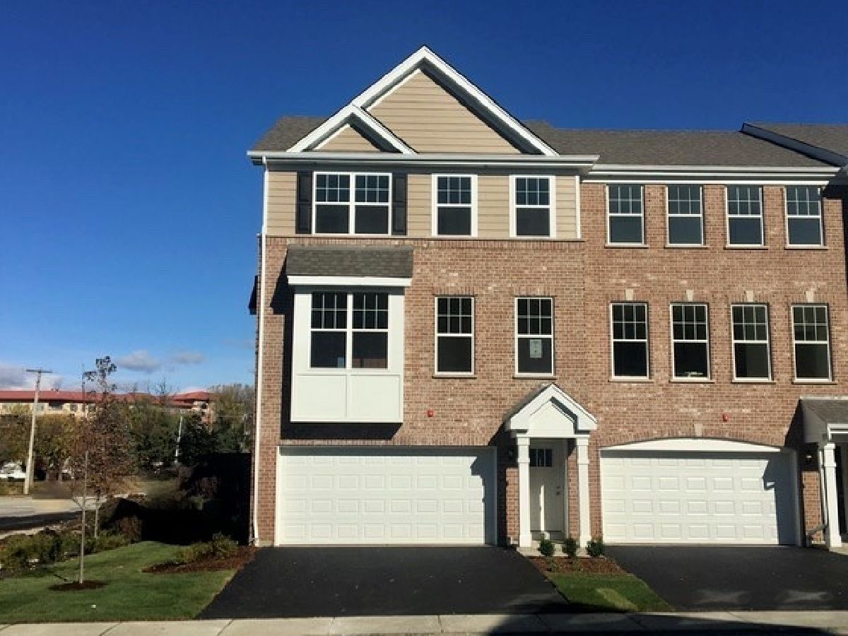 Condos & Townhomes Sold Wolf Crossing Wheeling Illinois, 6 Grey Wolf