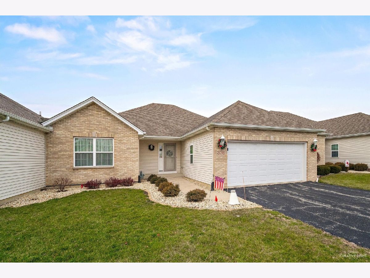 Townhomes Sold Prairie Garden Yorkville Illinois, 376 Garden