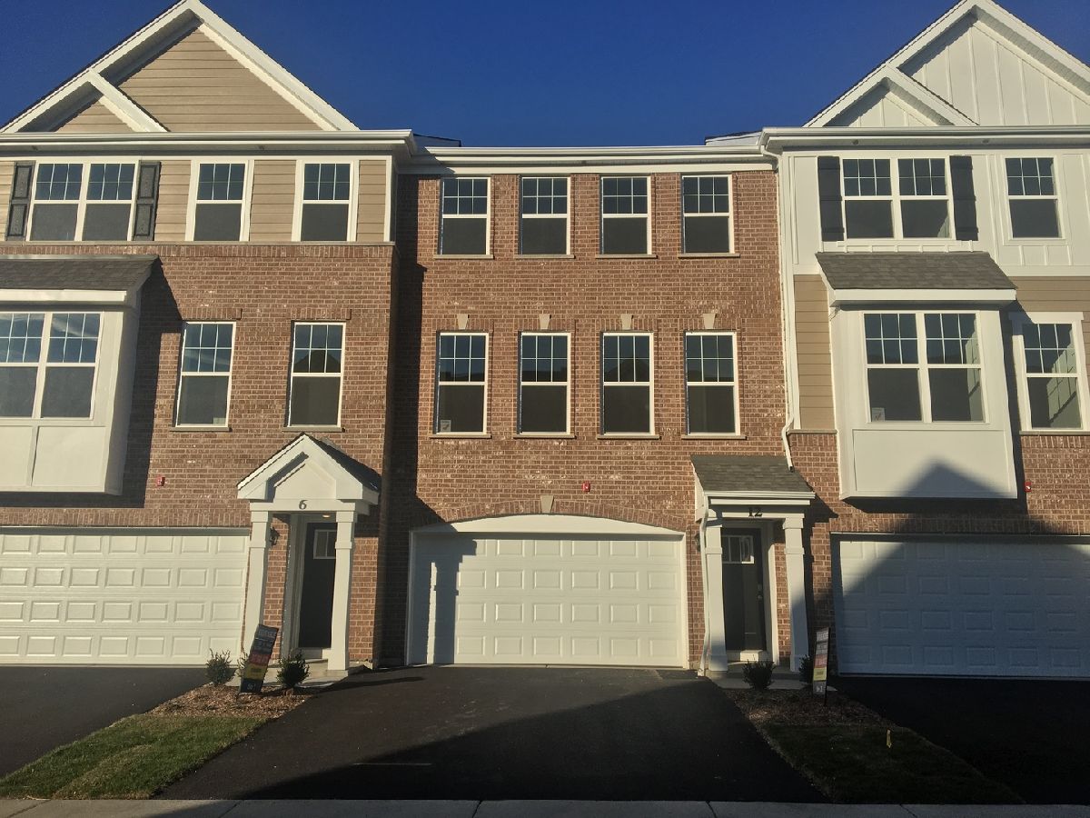 Condos & Townhomes Sold Wolf Crossing Wheeling Illinois, 12 Grey Wolf