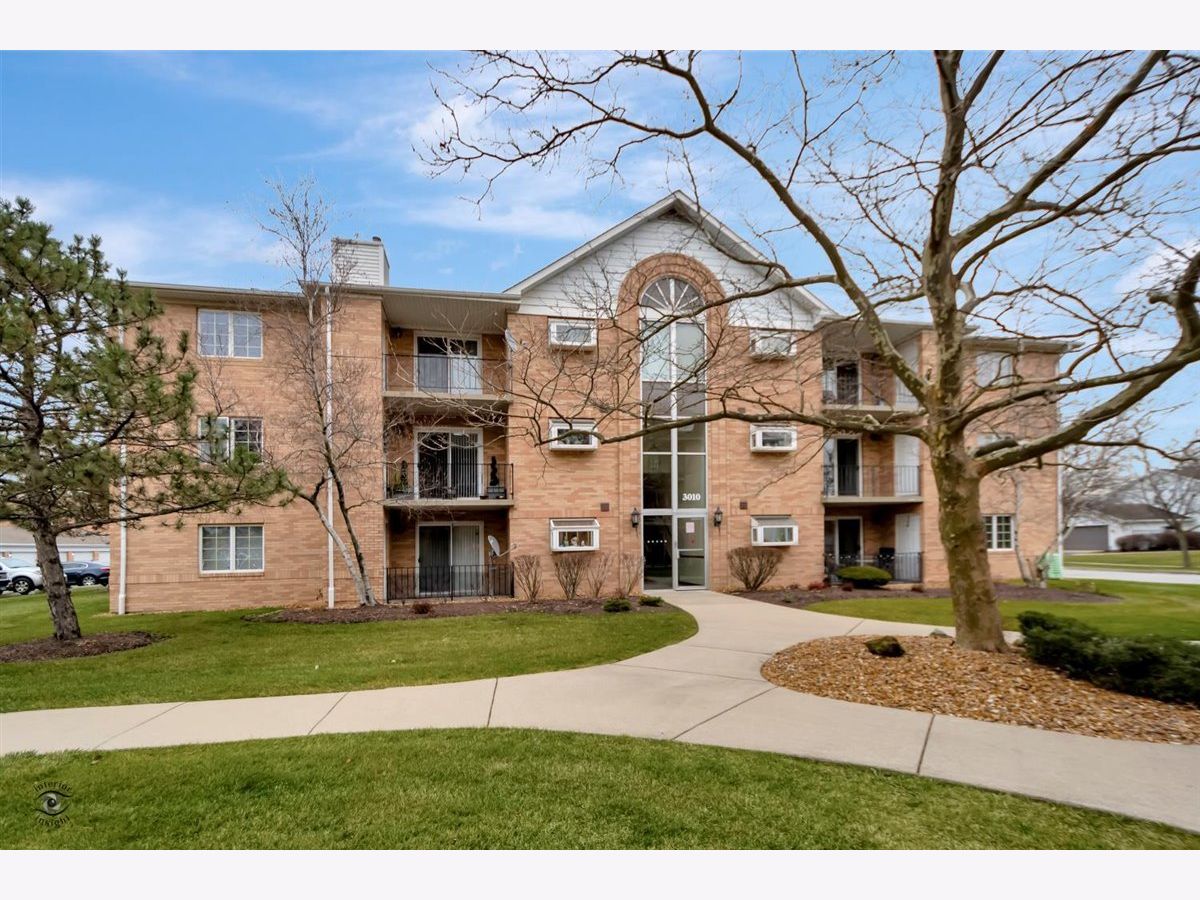 Condominiums & Homes Sold Pinewood Homewood Illinois, 3010 Matthew