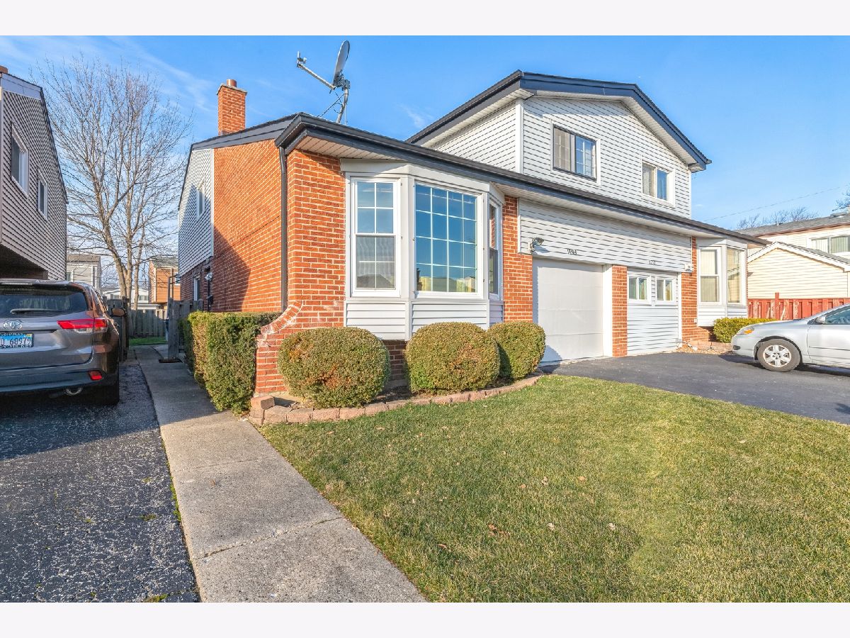 Condos & Townhomes Sold West Golf Mill Duplexes Des Plaines Illinois, 9248 Aspen