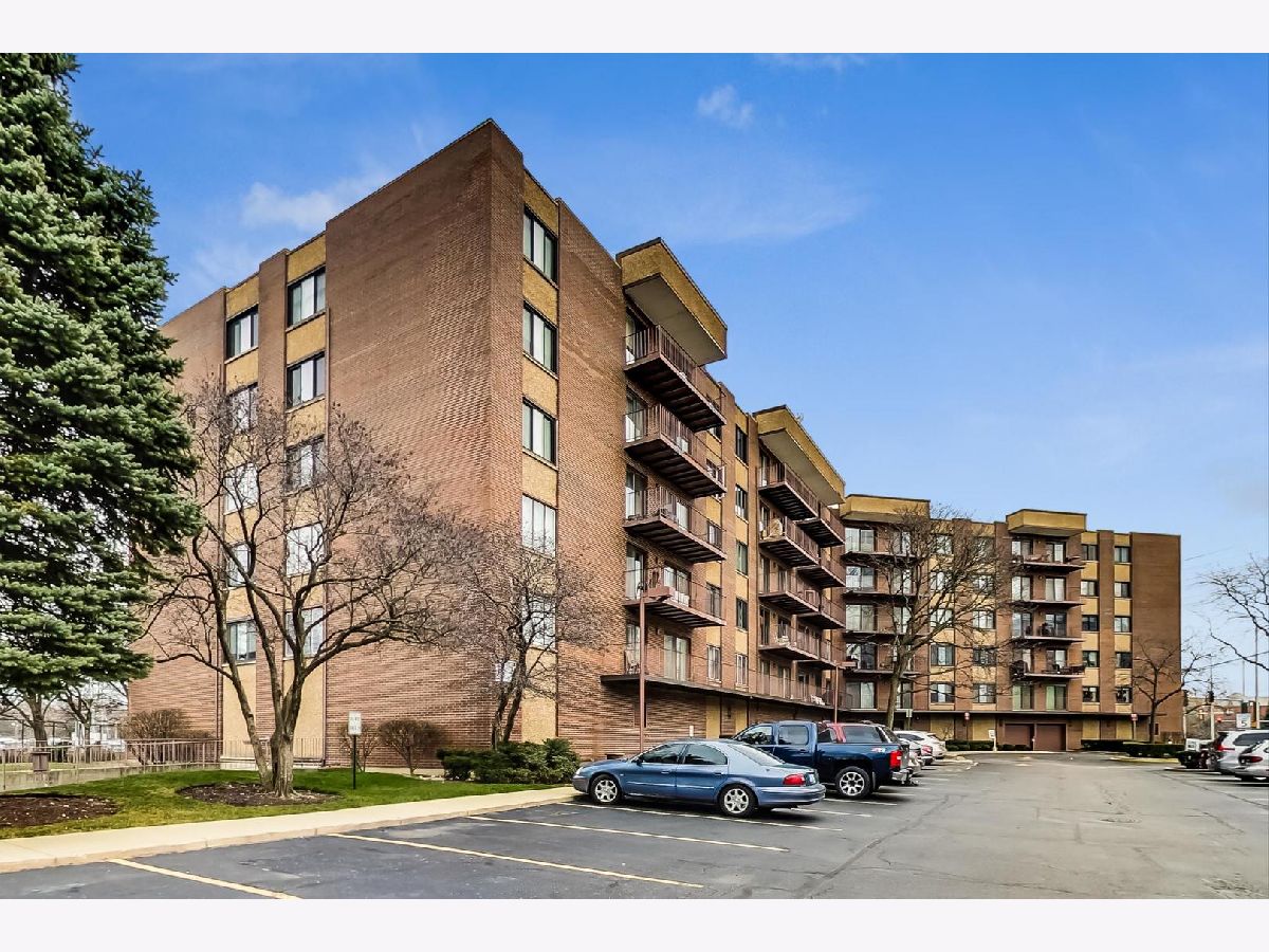 Condominiums Sold Lincoln Tower Skokie Illinois, 7601 Lincoln