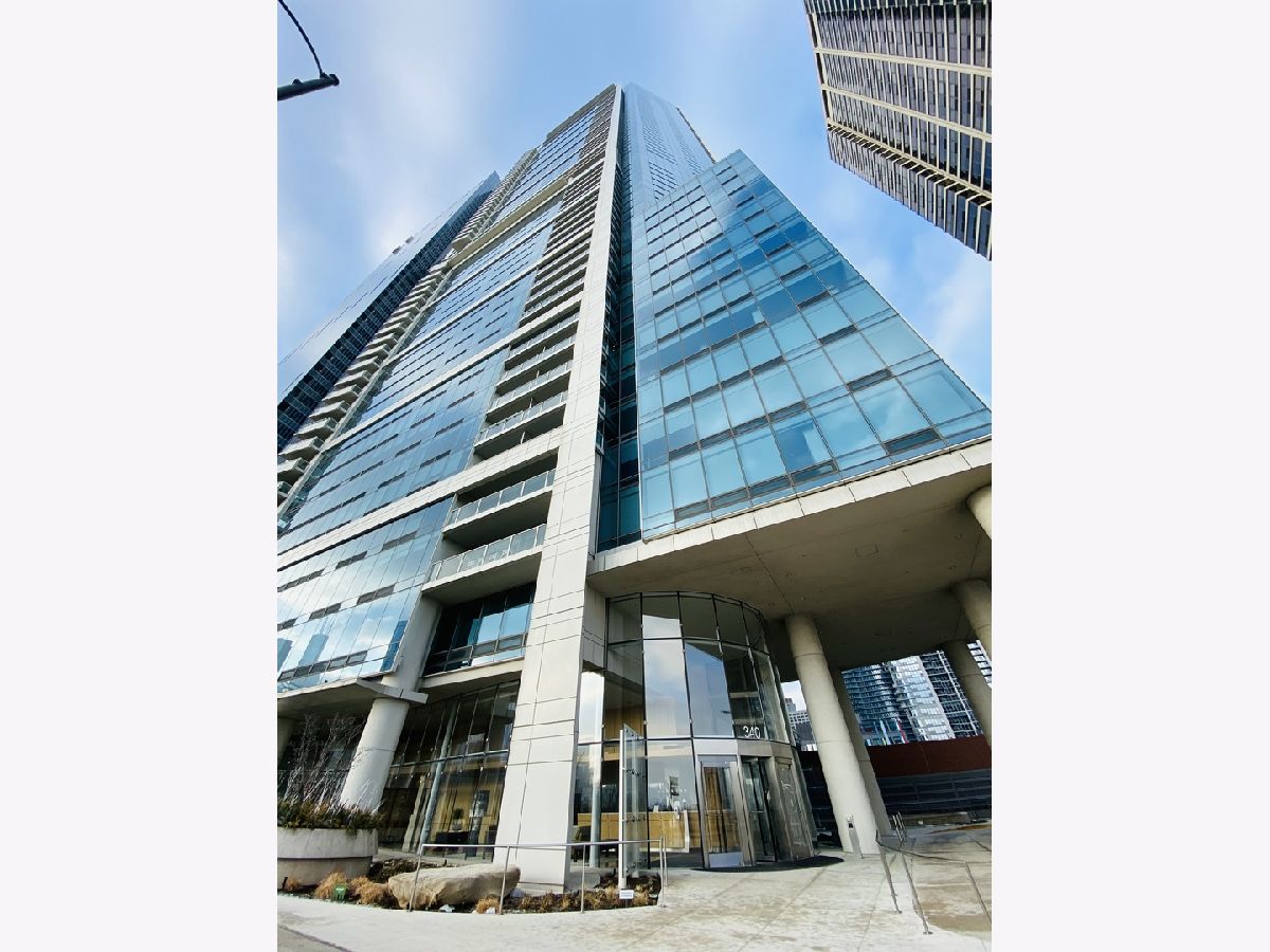 Condos & Townhomes Rented 340 E  Randolph Chicago Illinois, 340 Randolph