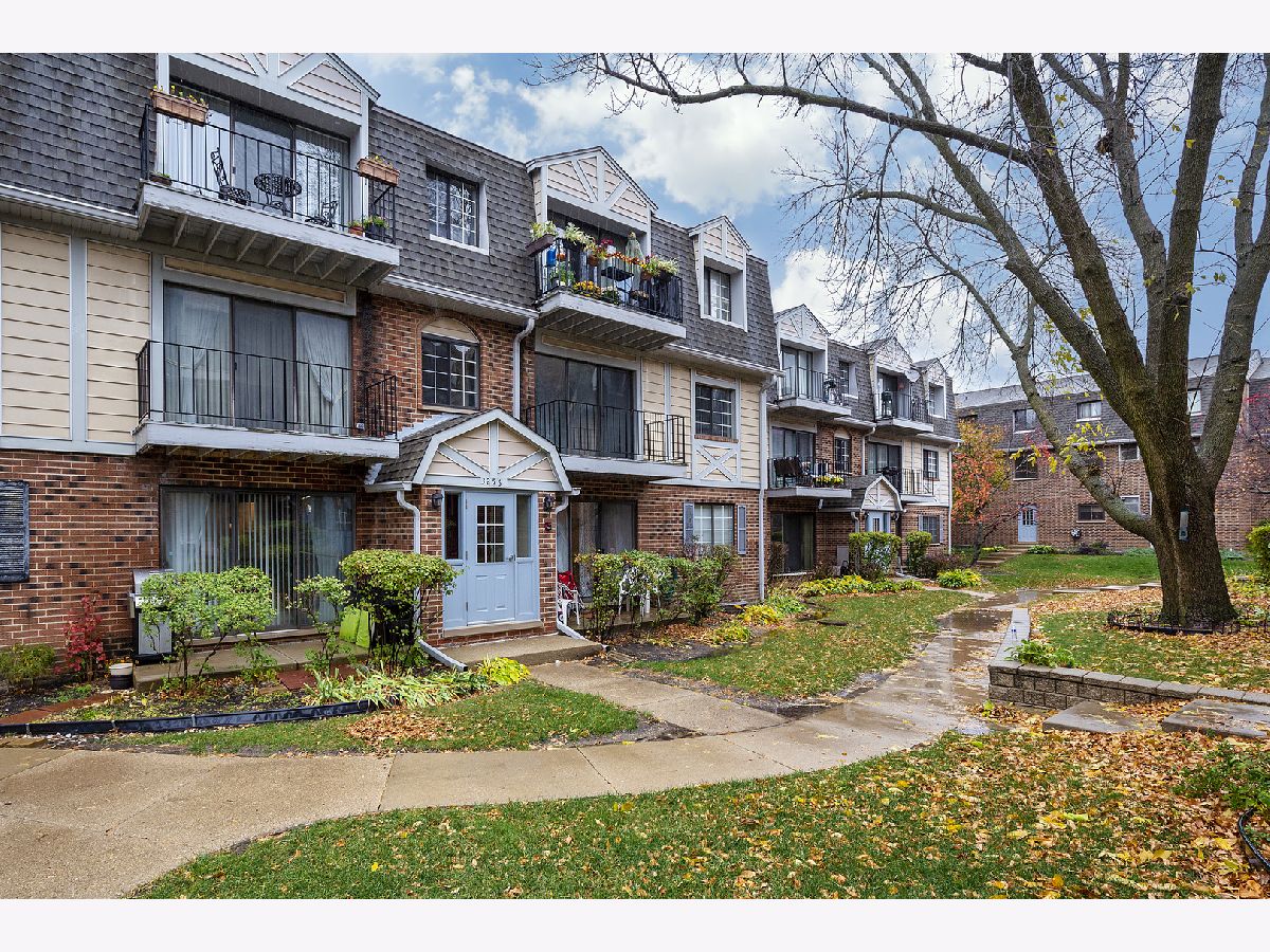 Condominiums Rented Bishops Gate Northbrook Illinois, 3256 Sanders