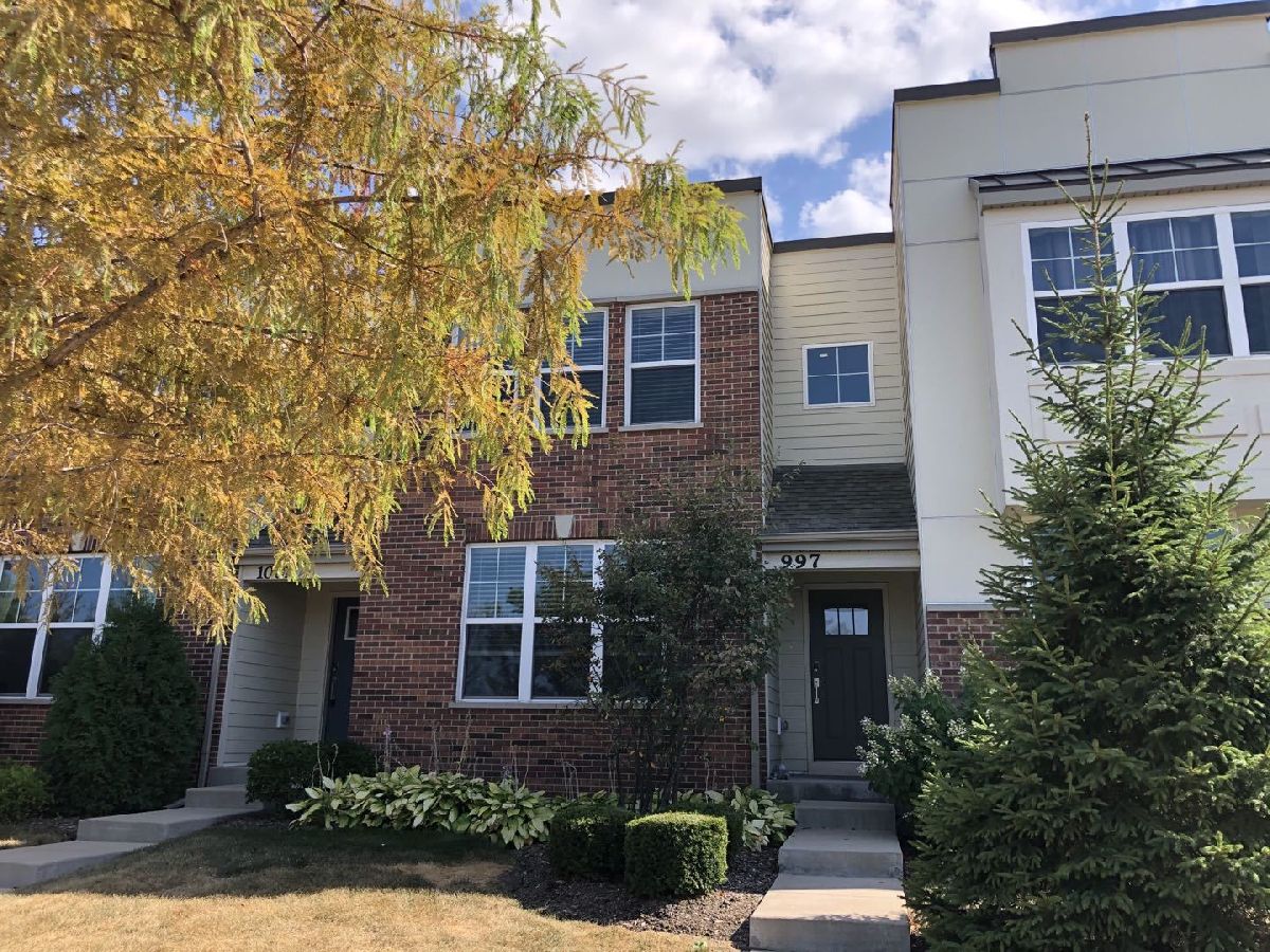 Townhomes Rented Union Square Aurora Illinois, 997 Times Square