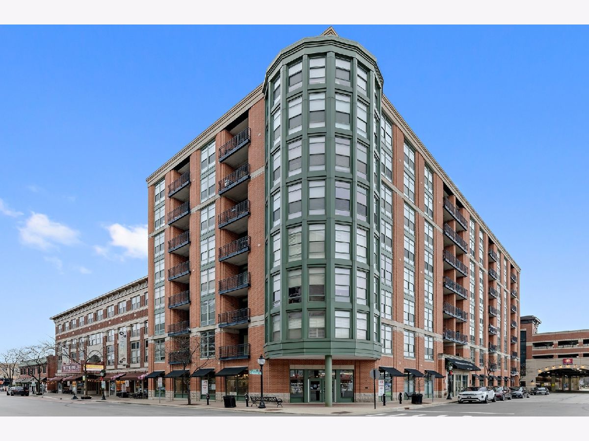 Condominiums Sold Metropolis Arlington Heights Illinois, 1 Highland