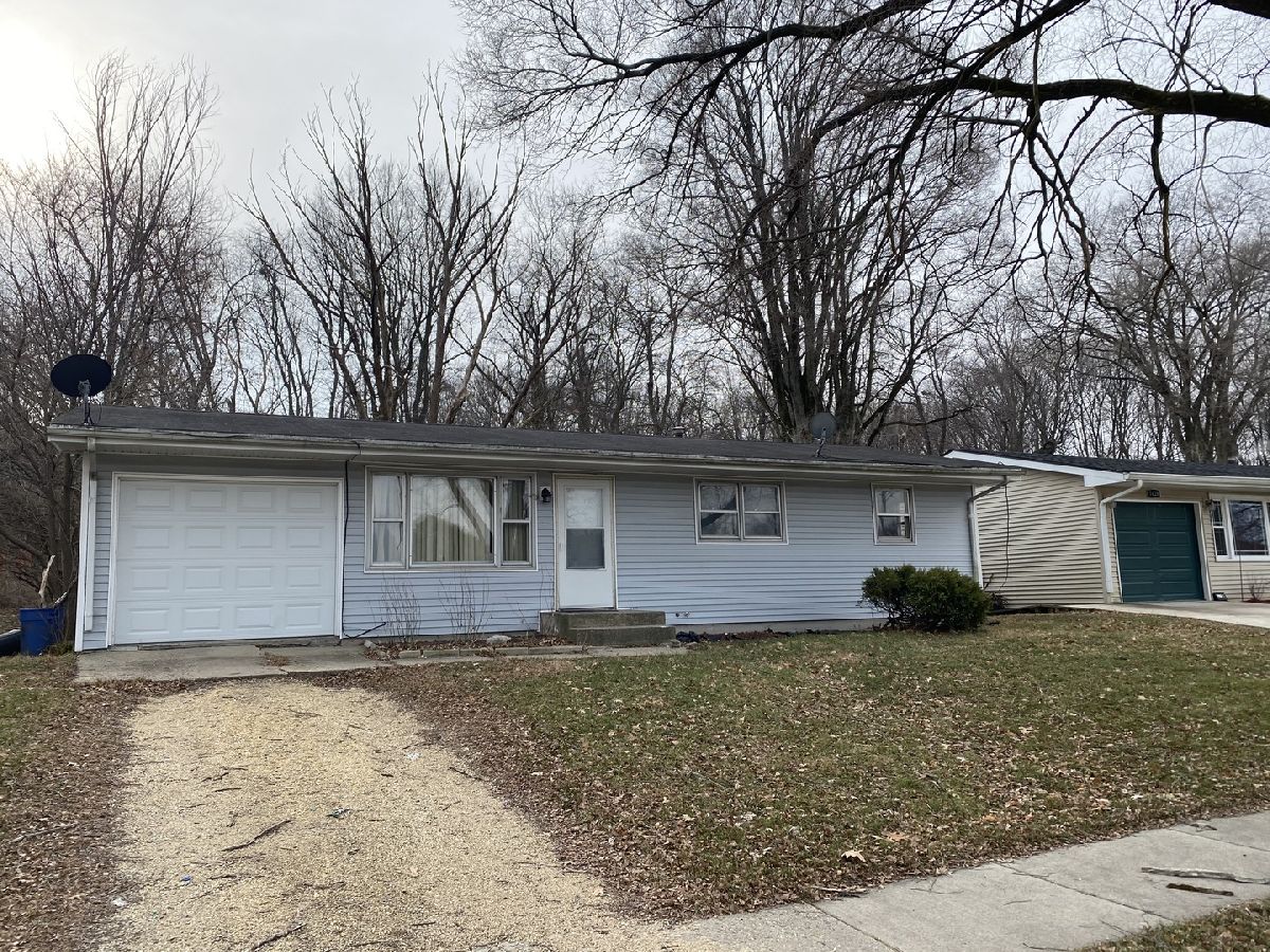  Rented Rockford Illinois, 1422 Iris