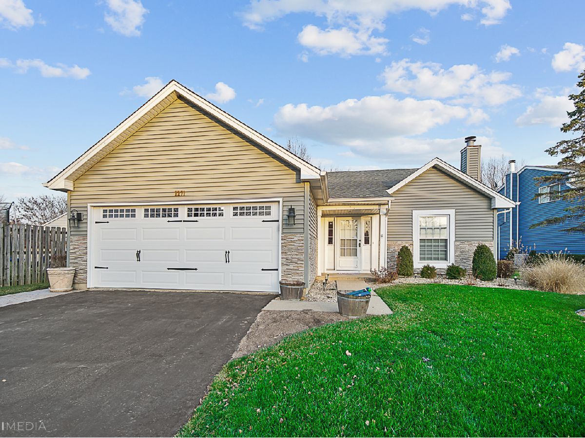 Homes Sold Country Brook Elgin Illinois, 1271 Dogwood