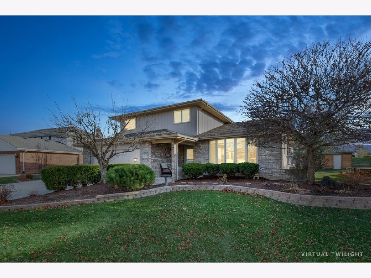 Homes Sold Pinewood South Orland Park Illinois, 14807 Oakcreek