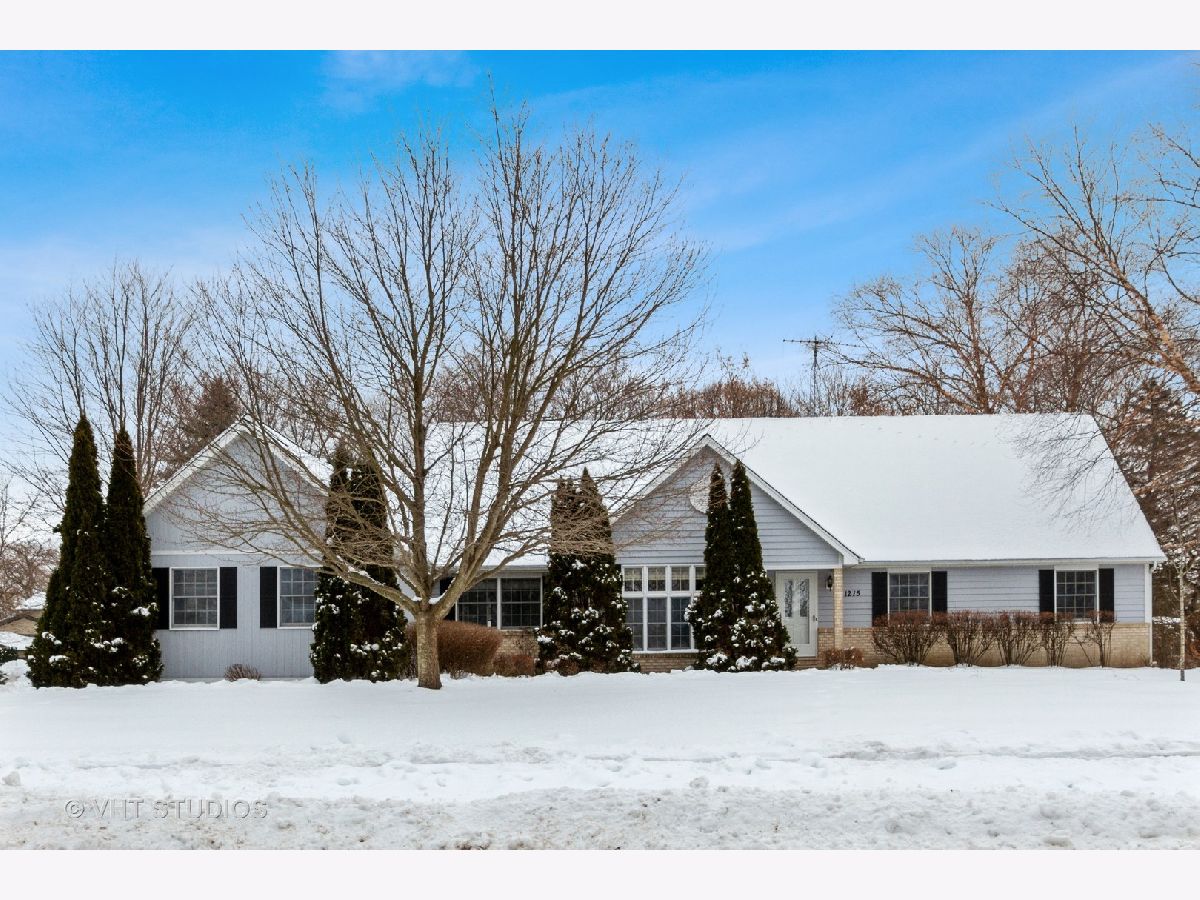 Homes Sold Winslow Acres Woodstock Illinois, 1215 Gerry